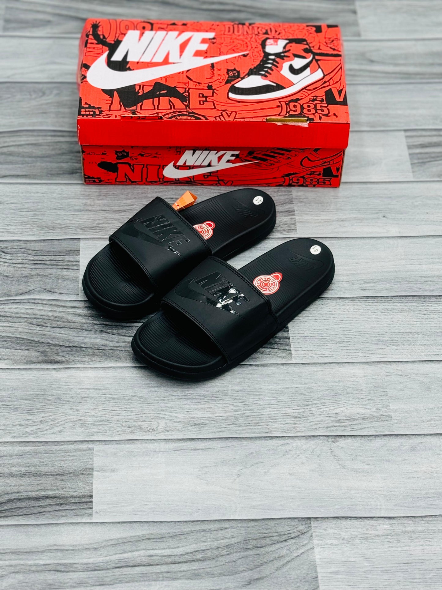 NKE - D2 - Slides - All  Black