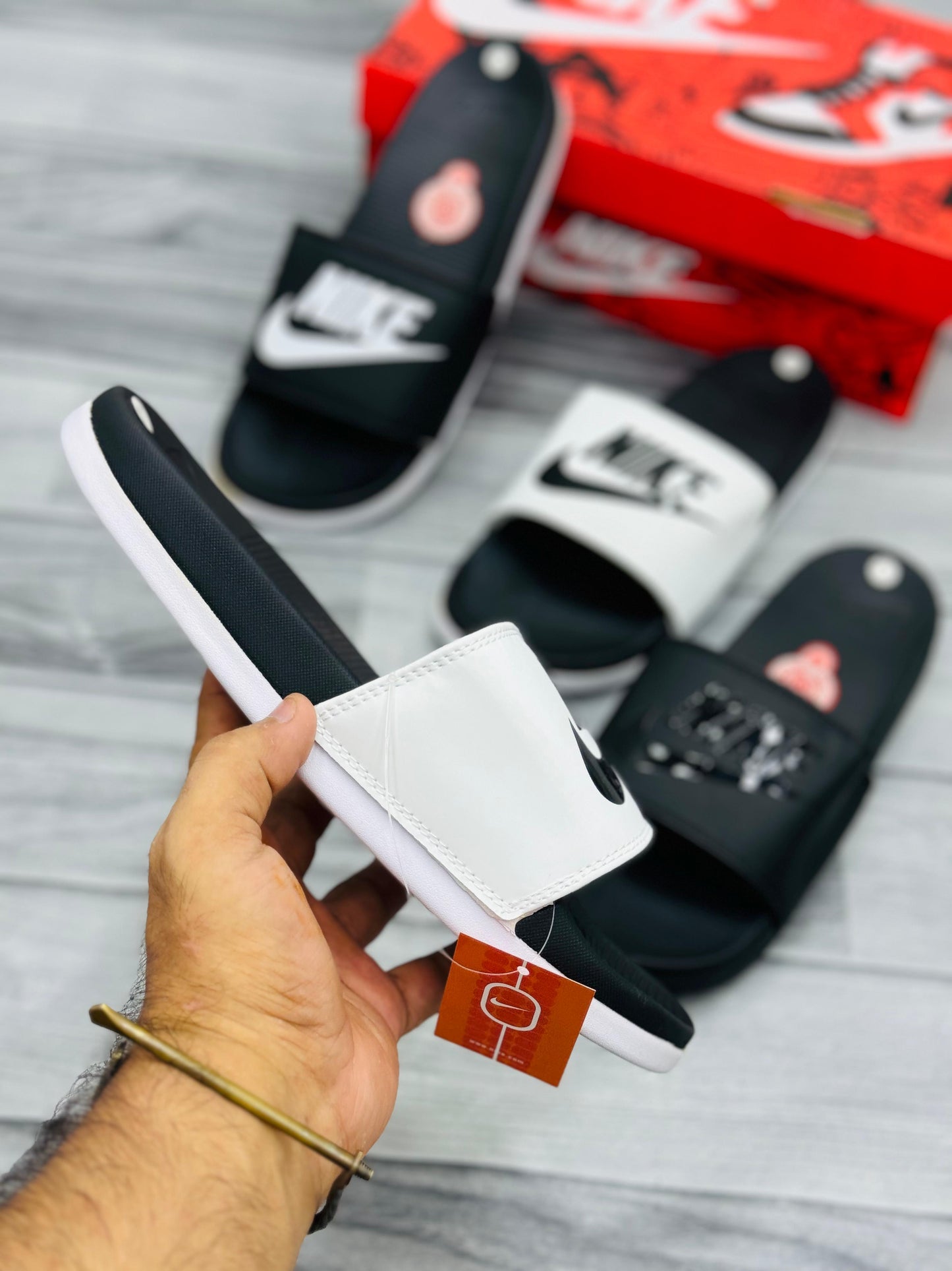 NKE - D2 - Slides - White Black