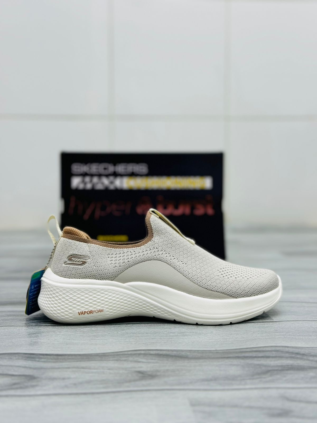 Skecher - Vapor Form - Beige