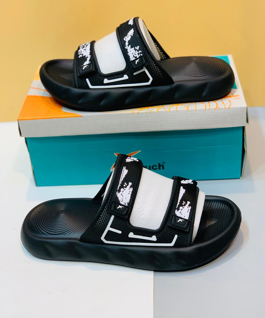 X-Touch - Slides - D2 - Black White