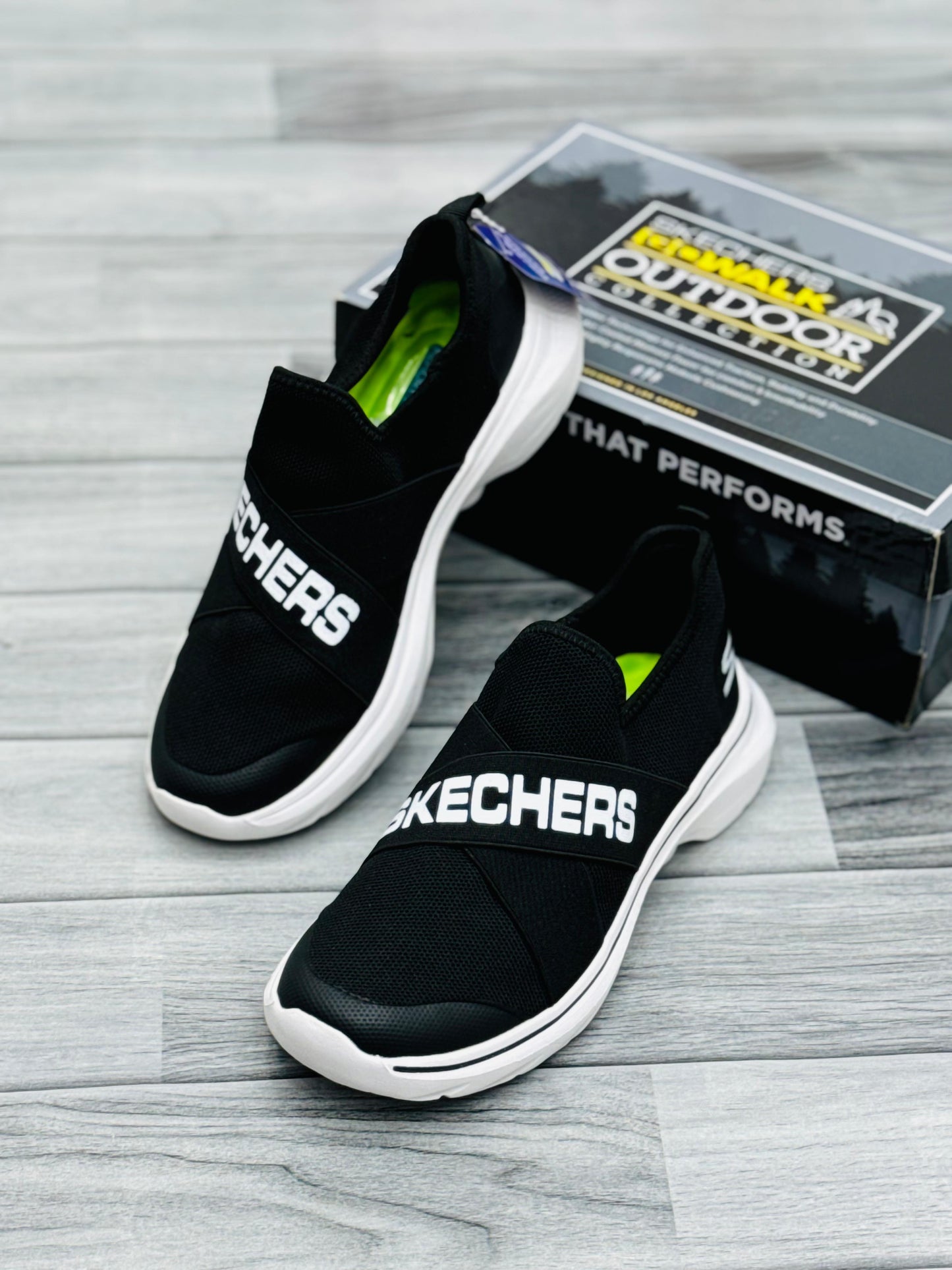 Skecher - Mid Form - Black White