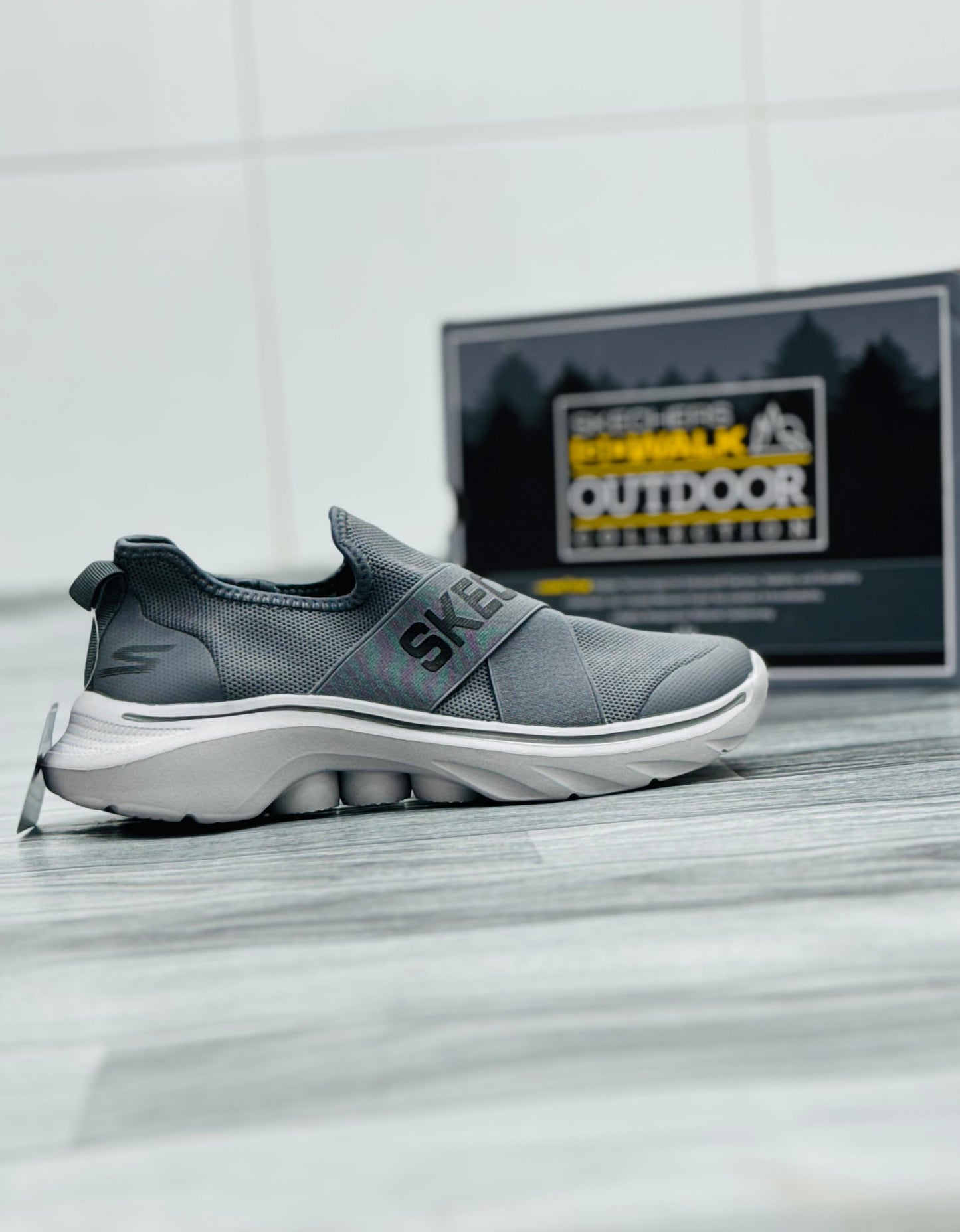 Skecher - Mid Form - Gray