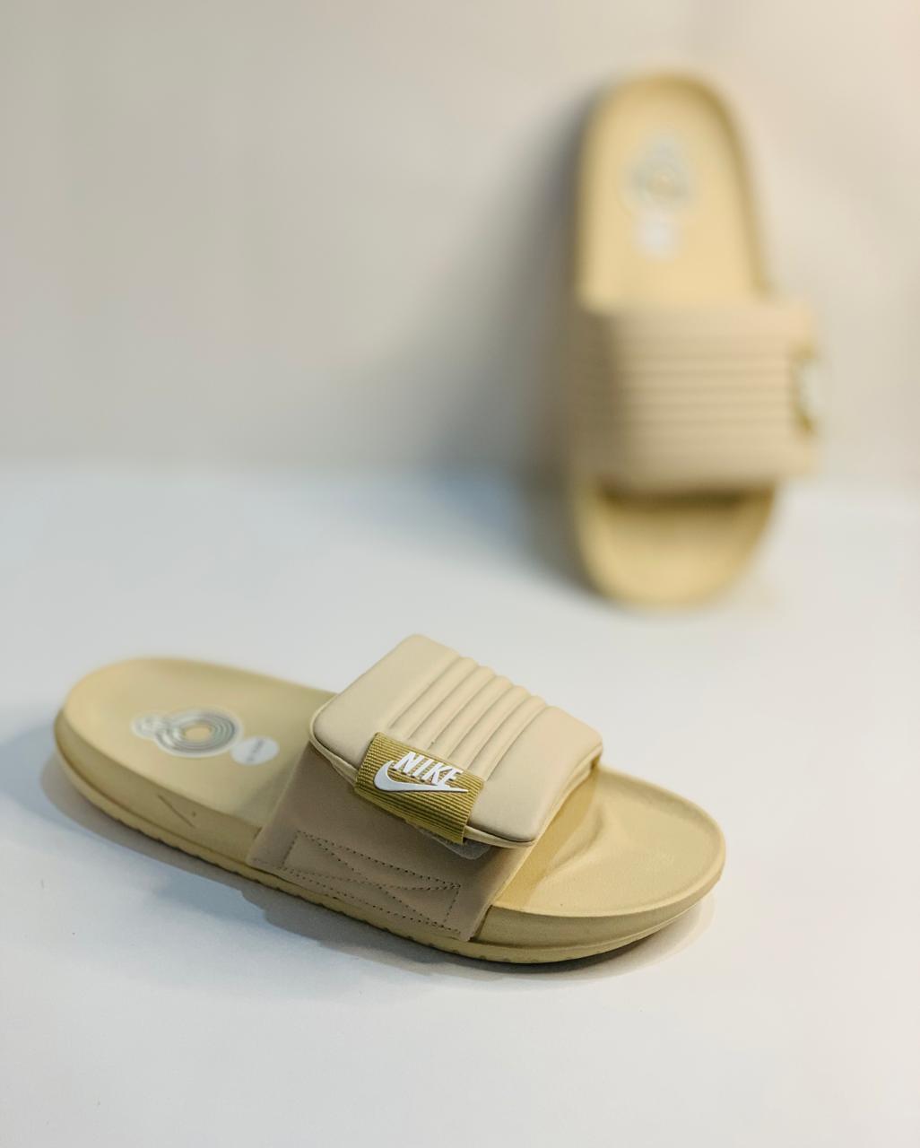 NKE - Slides - D3 2.0 - Beige