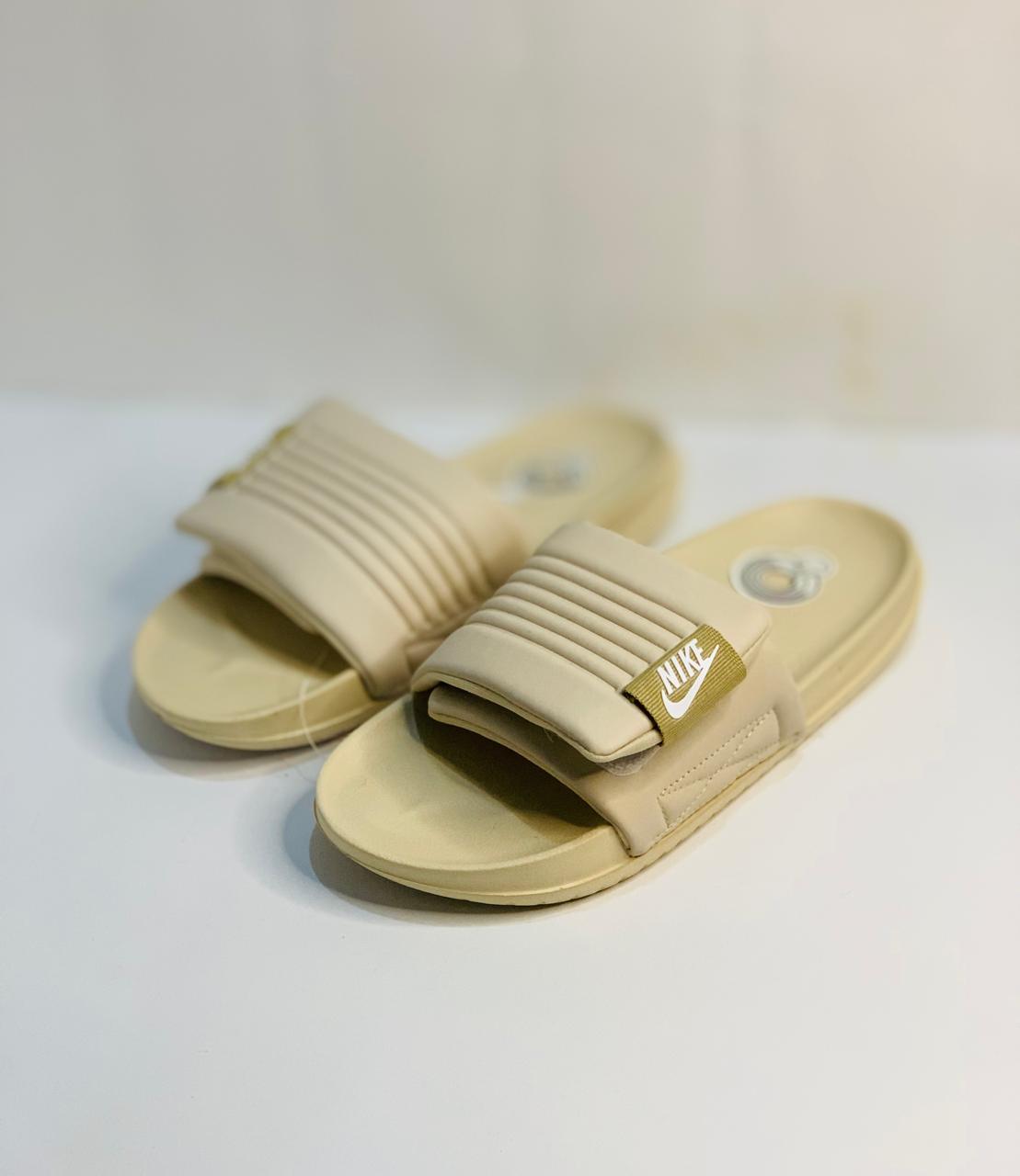 NKE - Slides - D3 2.0 - Beige