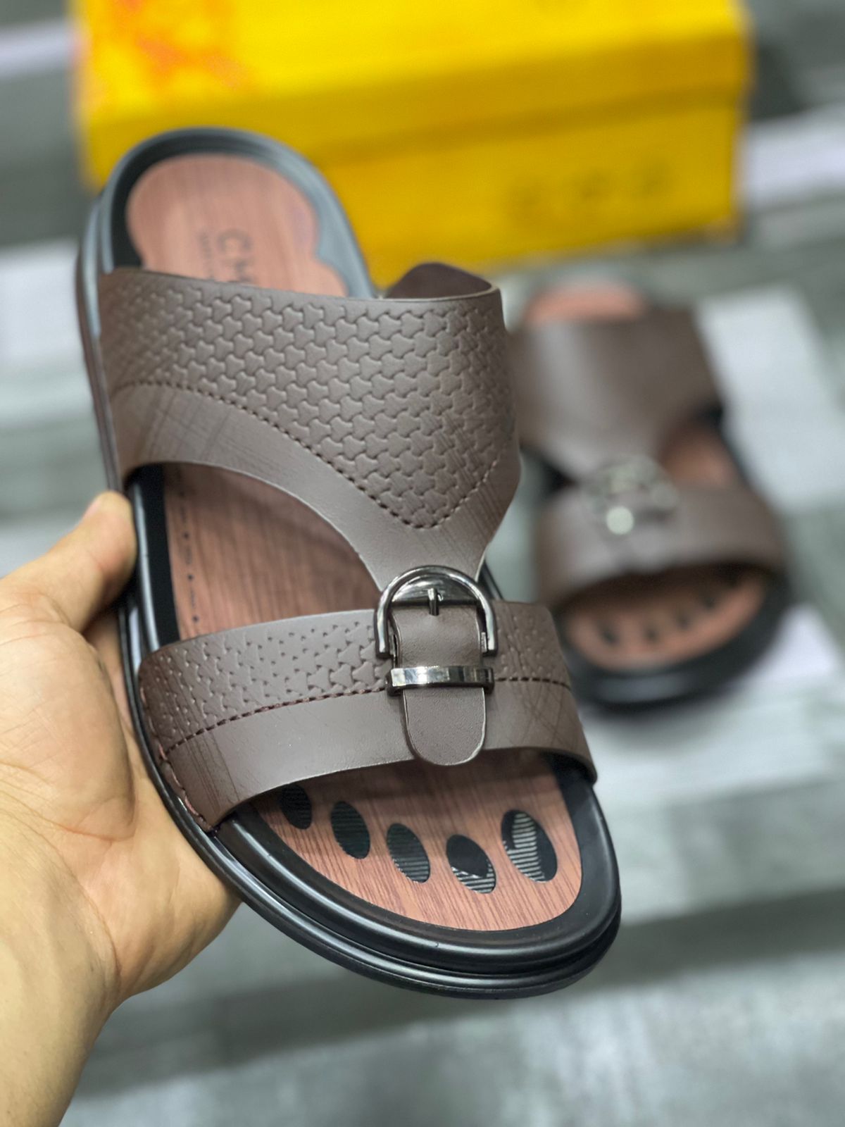 Camlo - Slippers - Brown