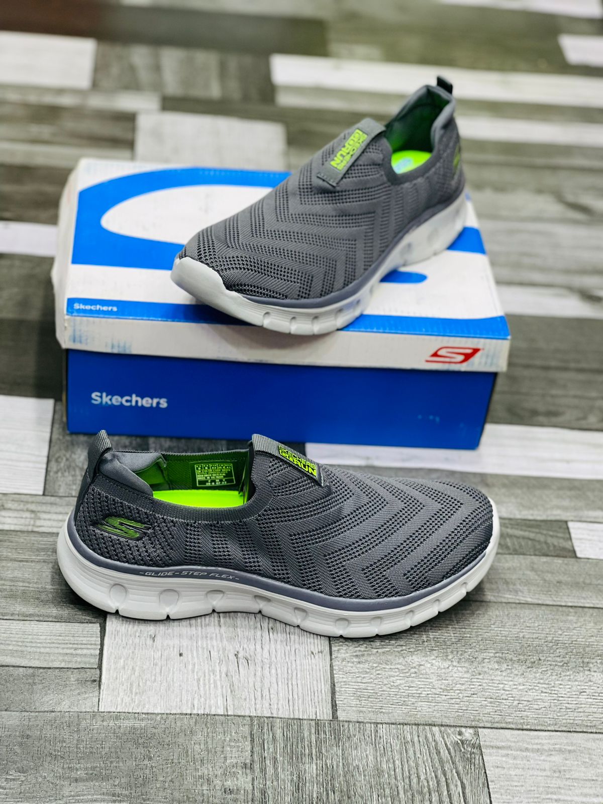 Skechers - Glide Step Flex - Gray