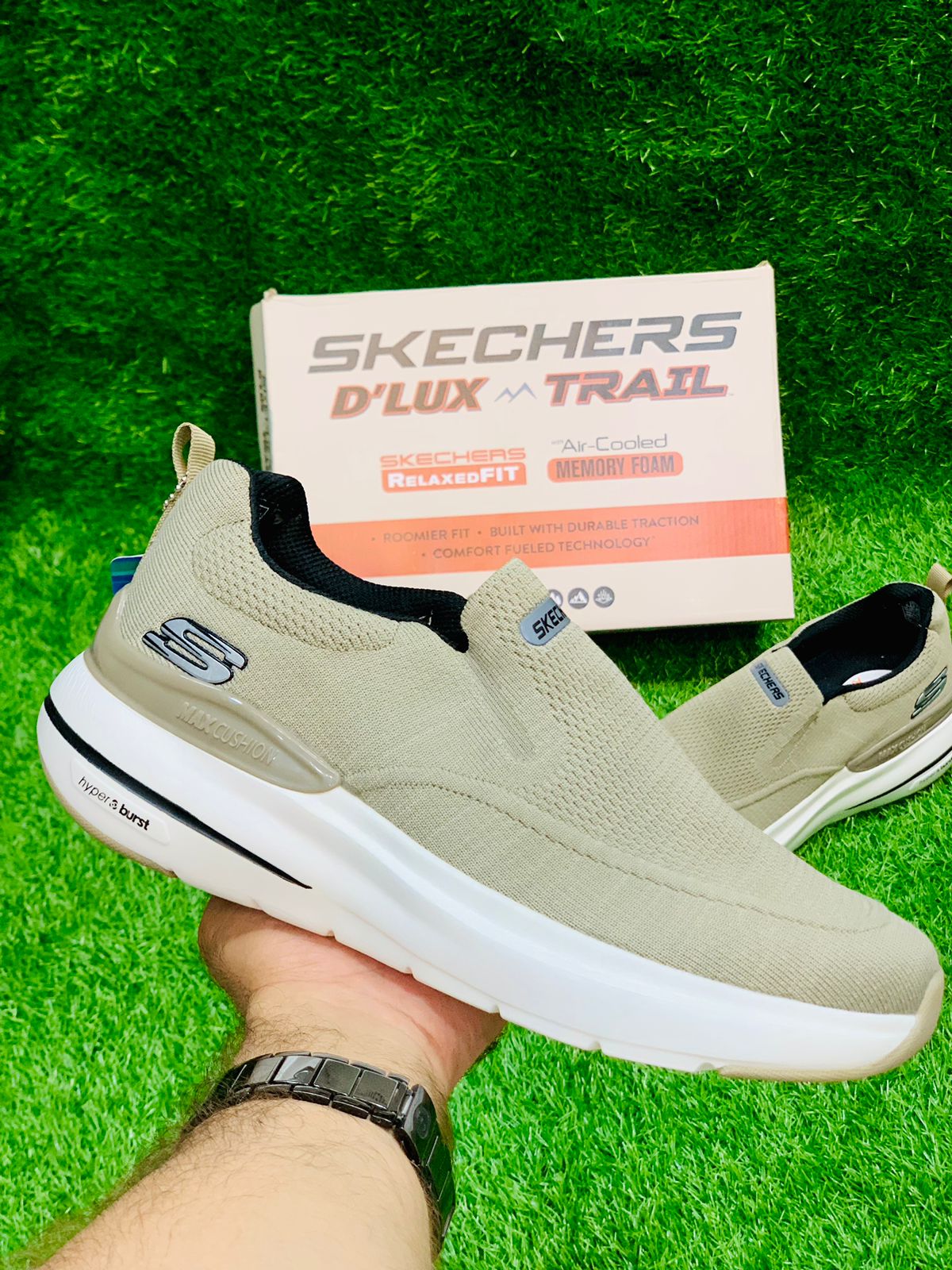 Skechers Max Cushion Beige Sneakfitters
