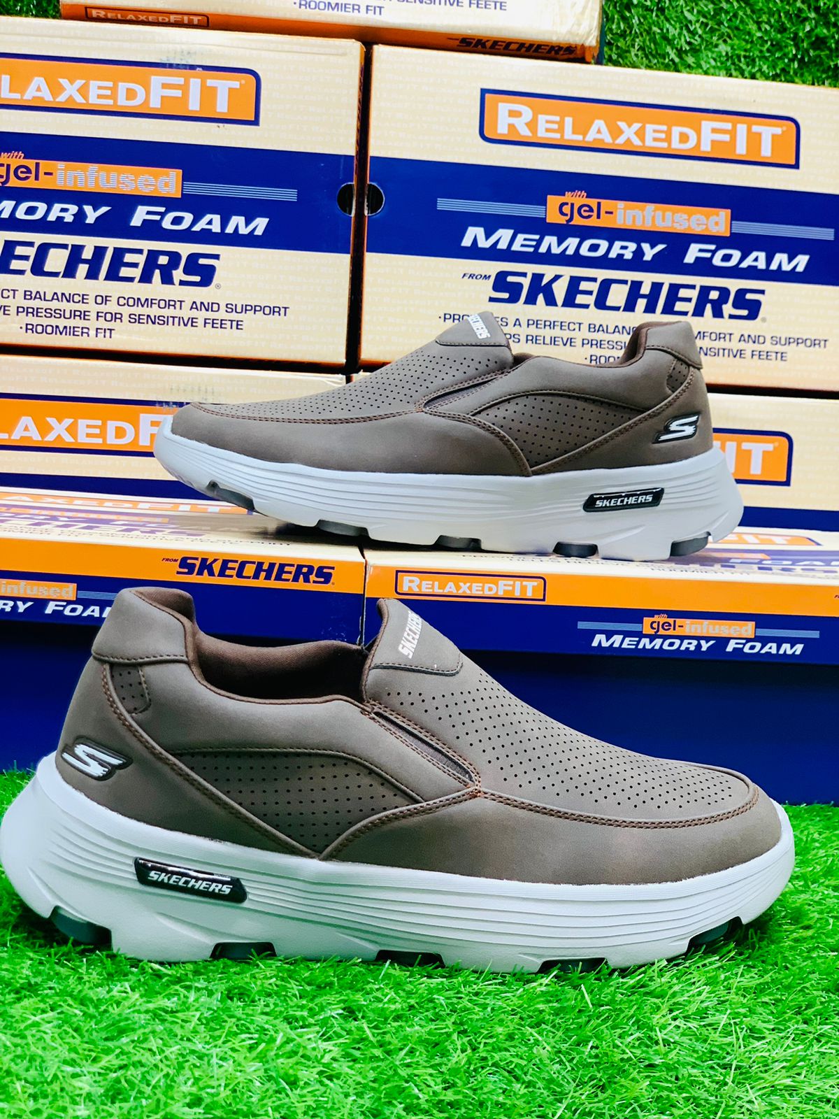 Skecher -  MF - Brown with White