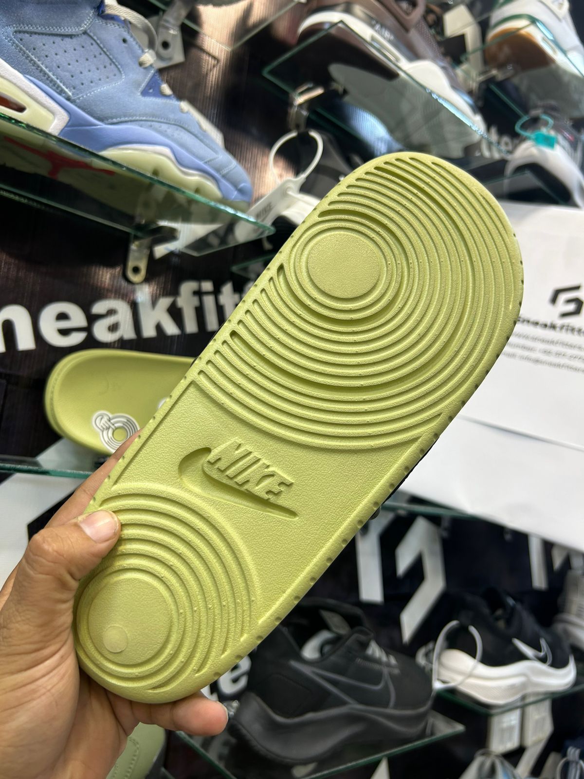 NKE - D1 - Slides - Green