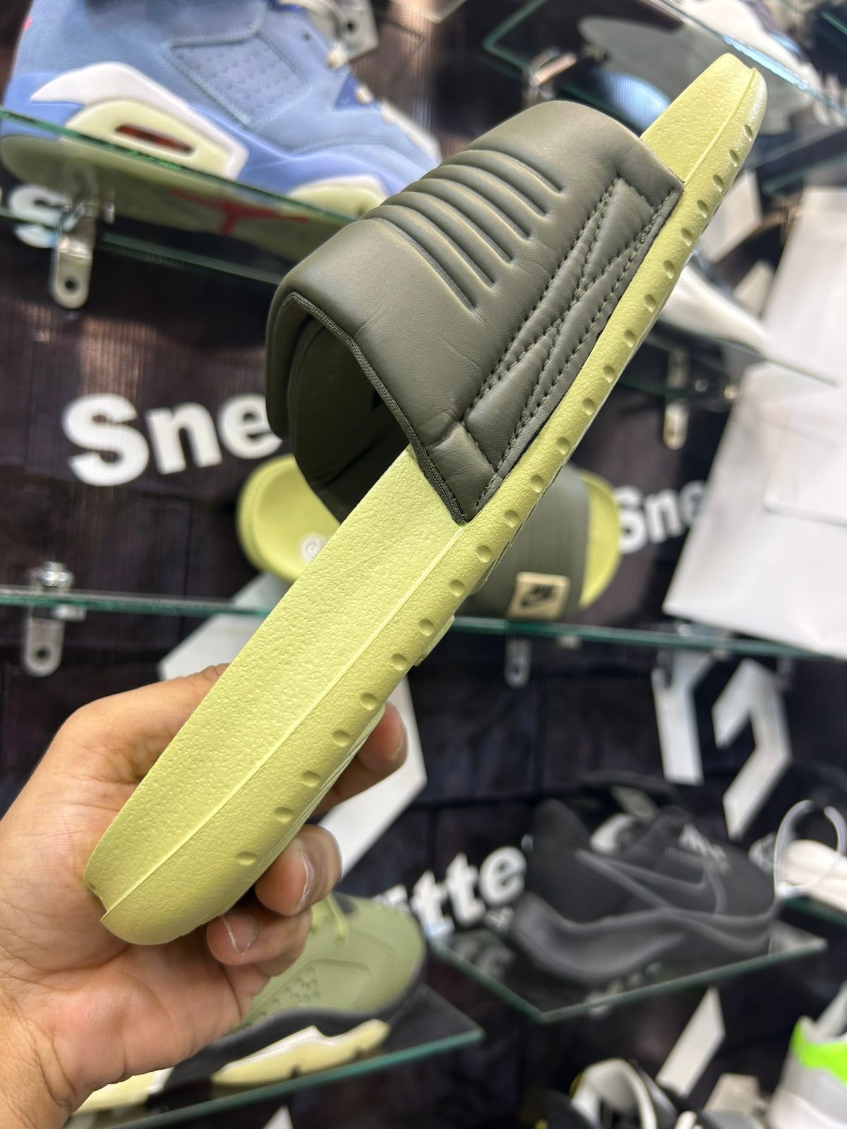 NKE - D1 - Slides - Green