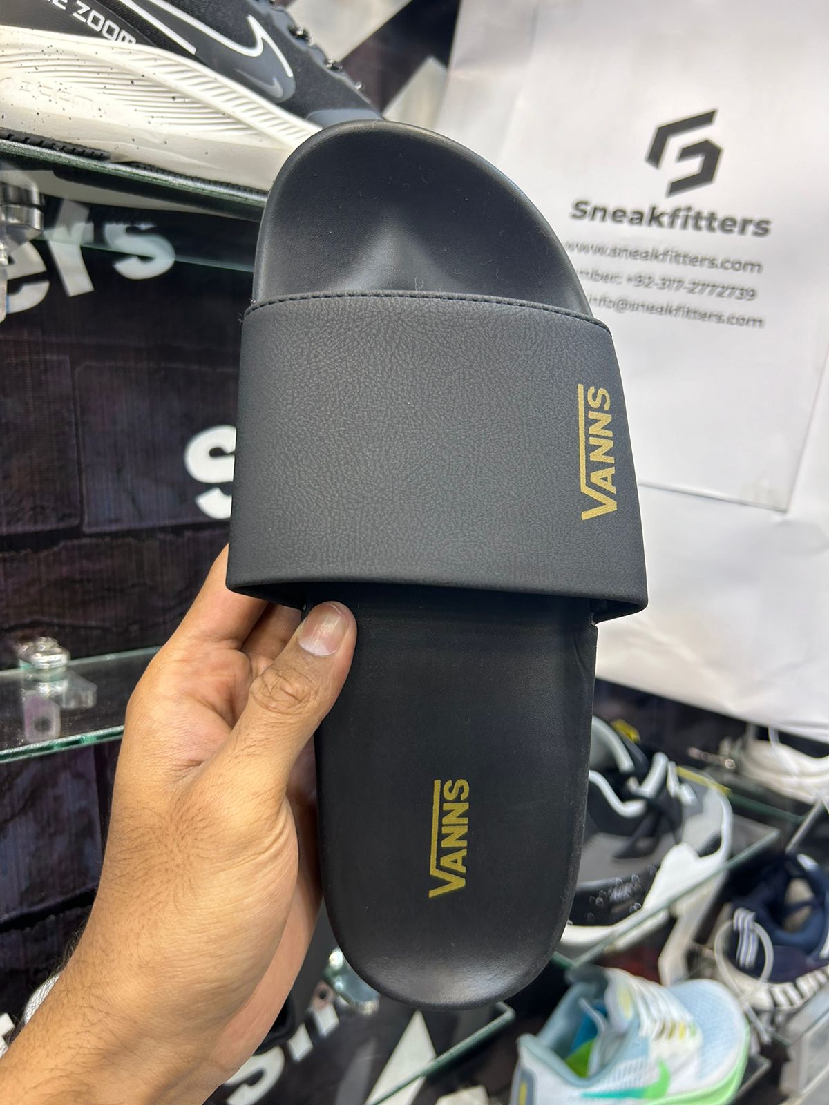 Vanns - D1 - Slides - Black