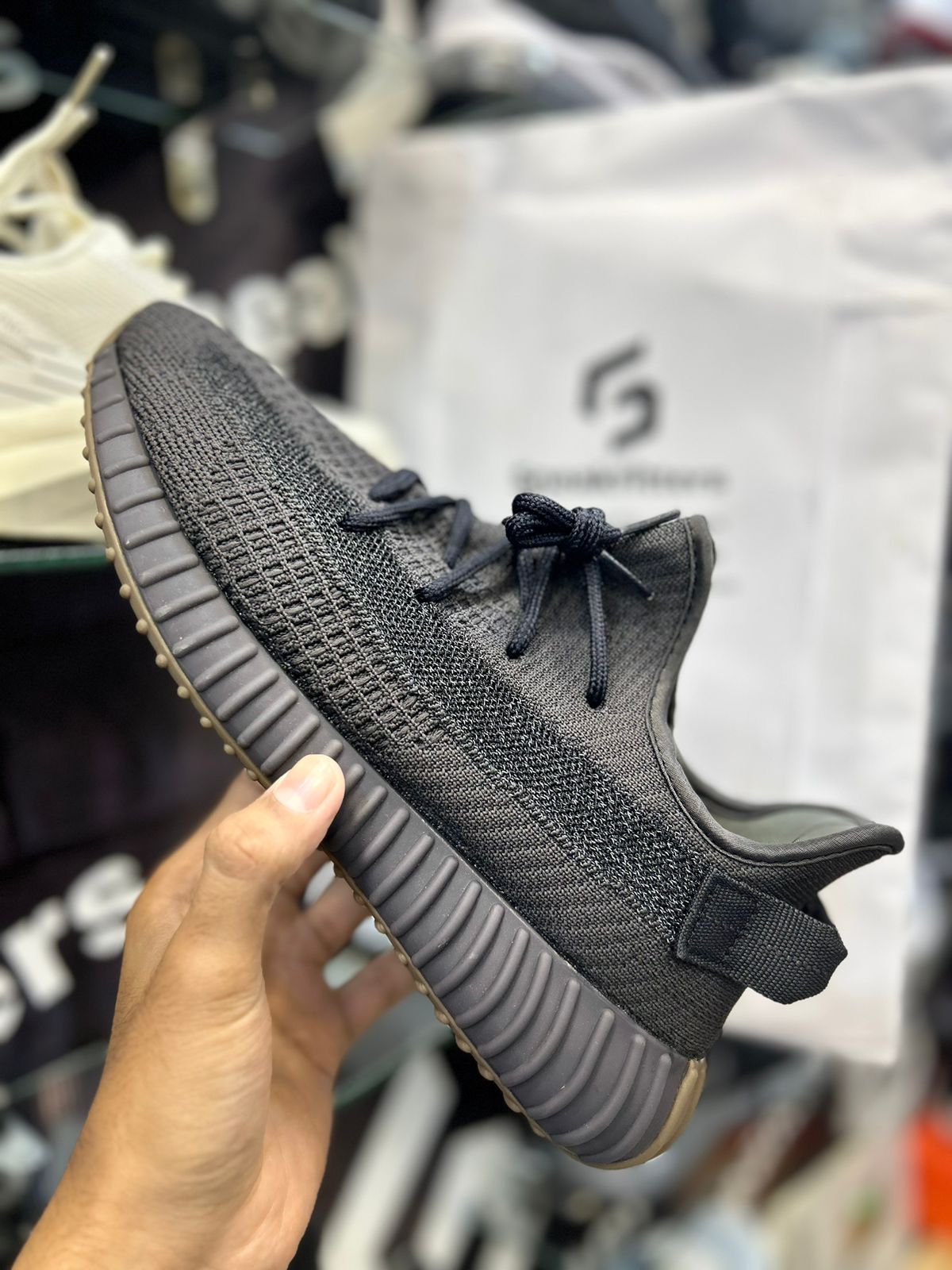 AD - Yeezy365 - D2 - Black