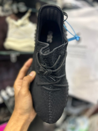 AD - Yeezy365 - D3 - Black