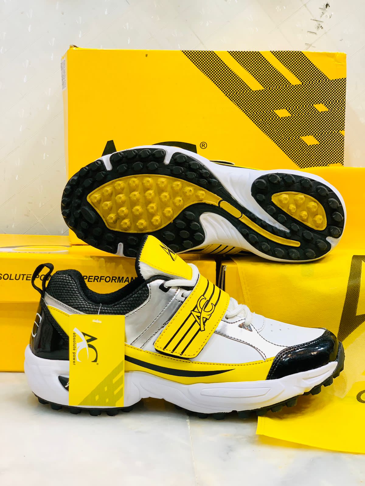 AC - Striker Shoes - Yellow White