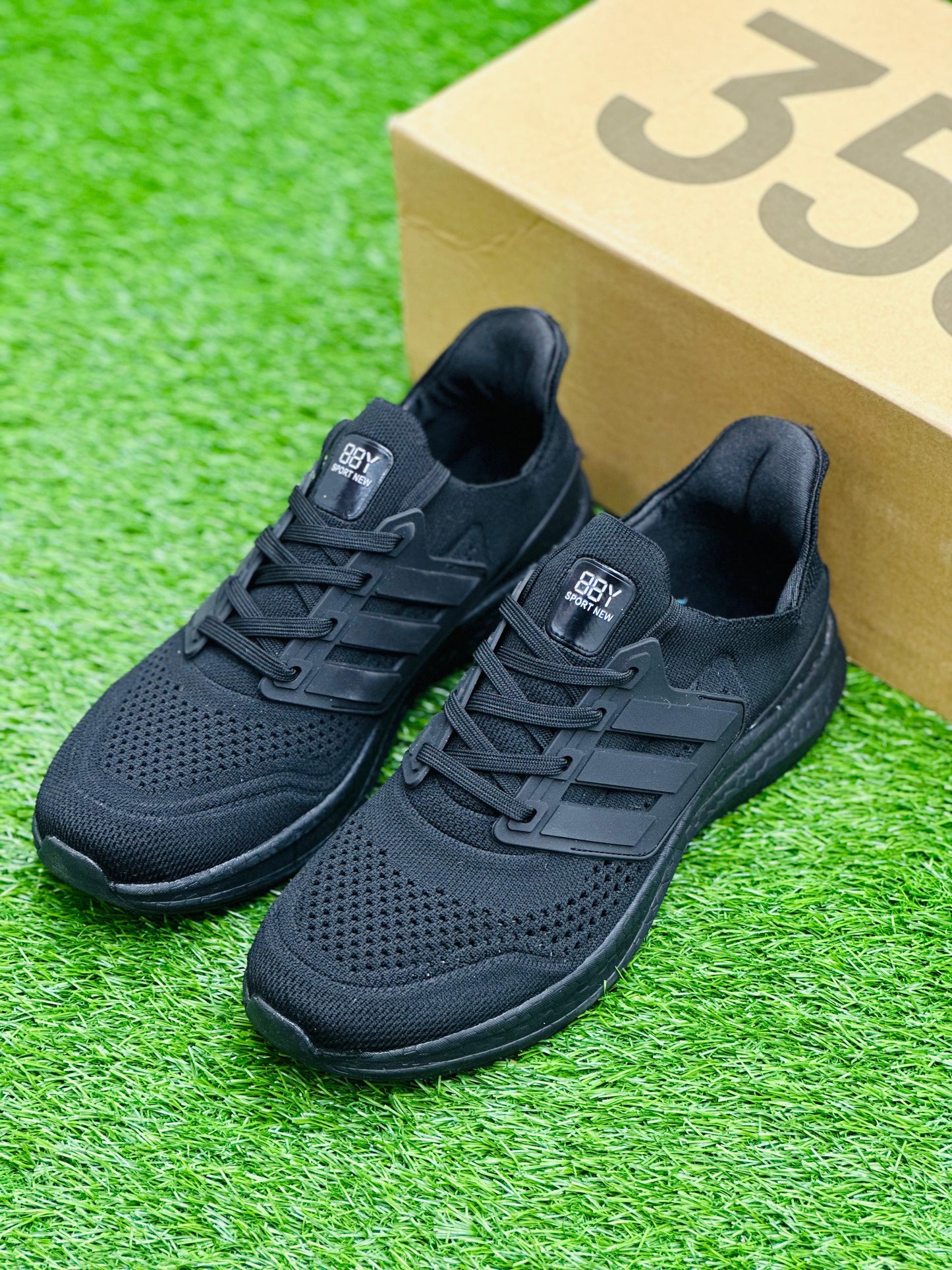 Adid - Ultraboost Sneakers - Black