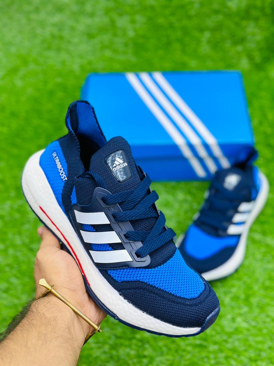 Adid - Ultraboost Sneakers - Blue