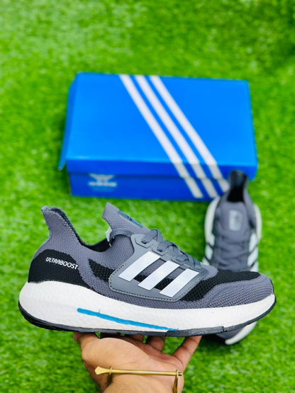 Adid - Ultraboost Sneakers - Grey Black