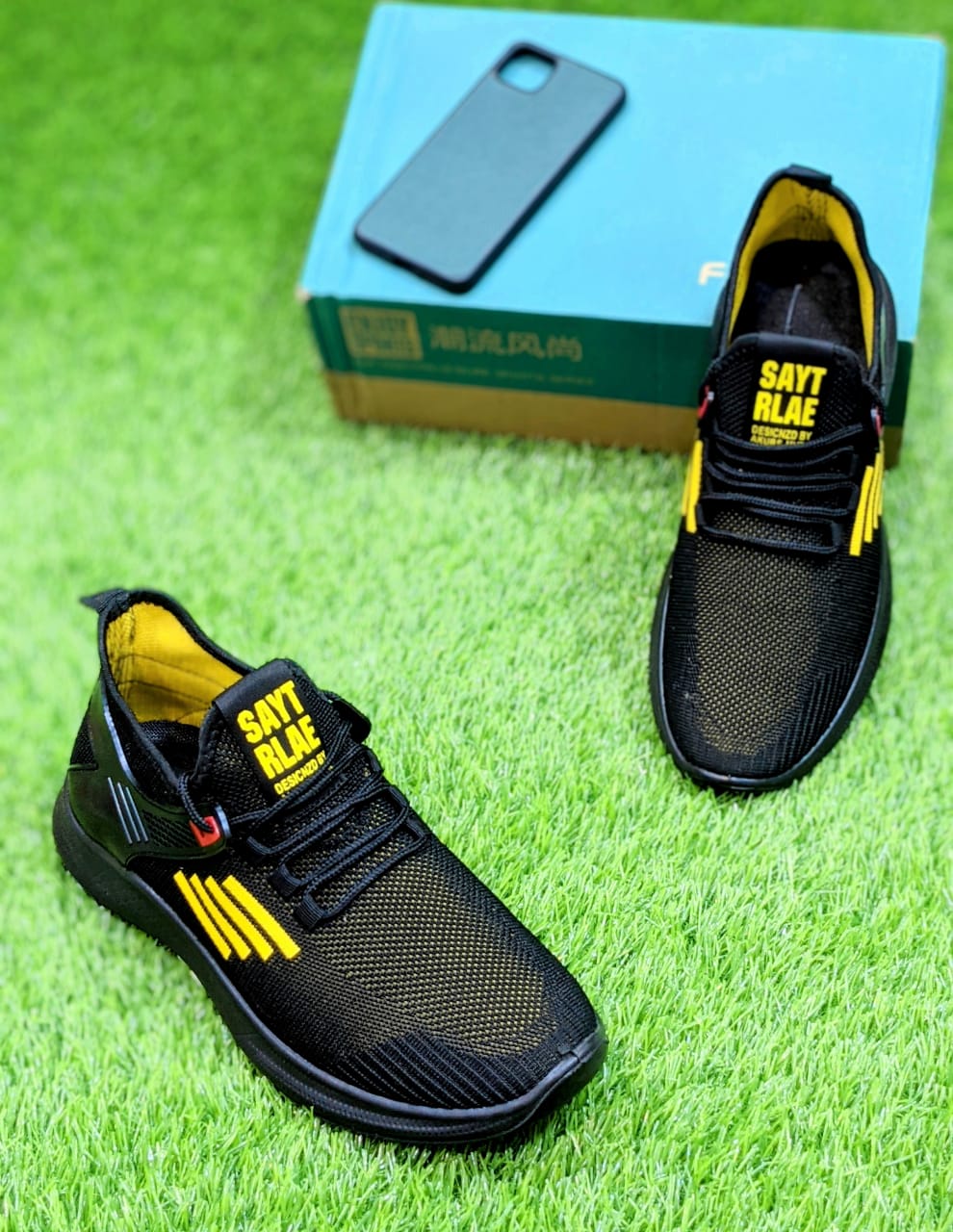 Hirolas - Knitted Athleisure Shoes - Black Yellow