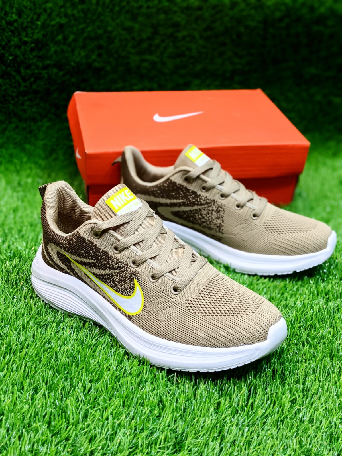 NKE - Air Zoom Pegasus 37 - Khaki White