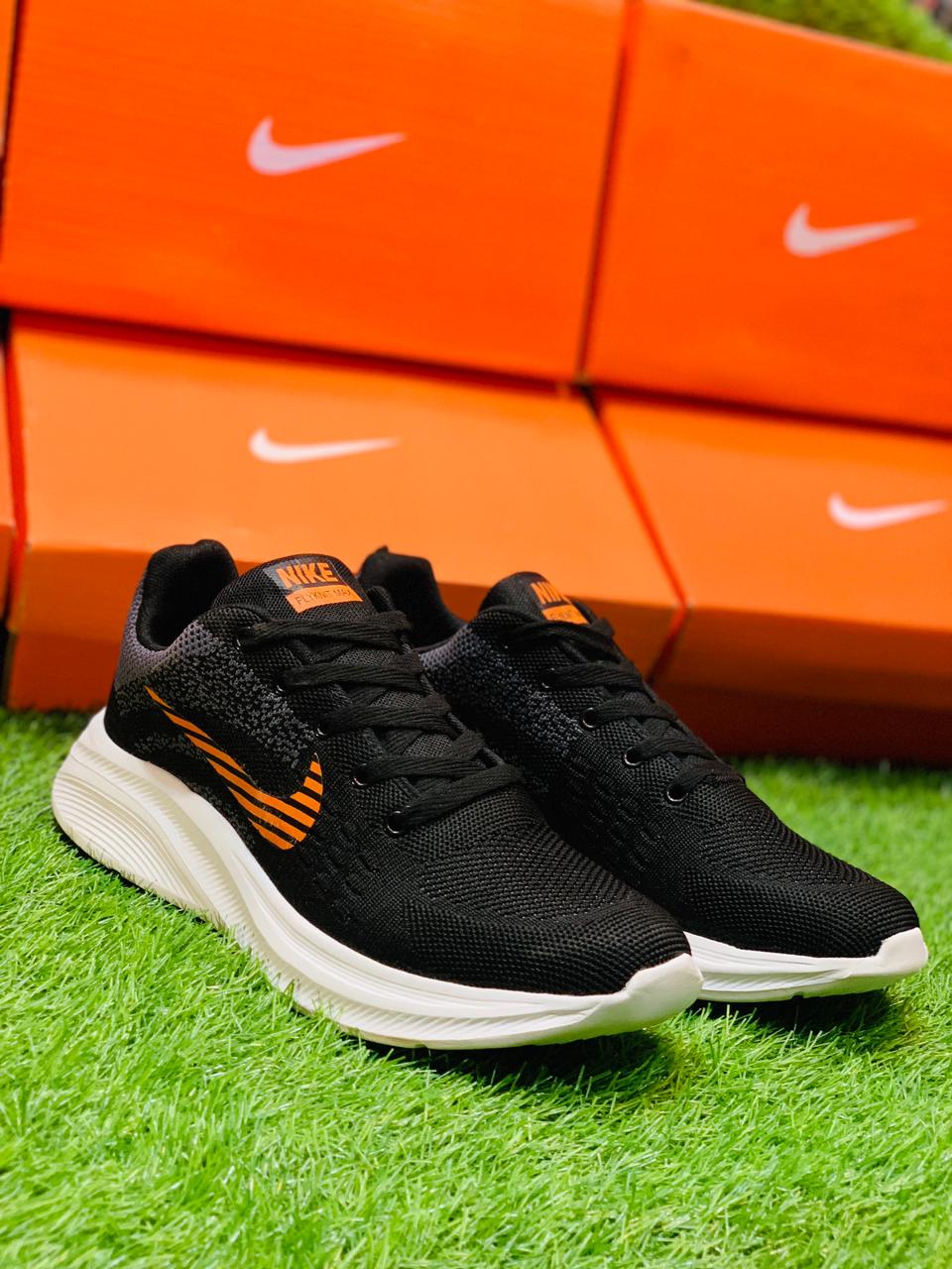 NKE - Zoom Pegasus 39 - Black Orange