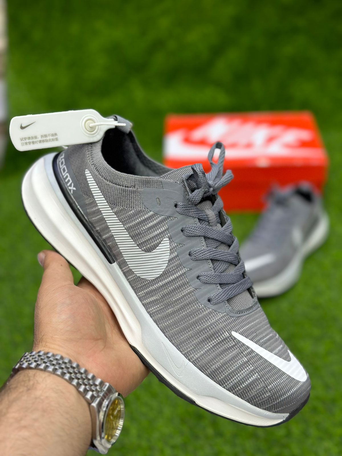 NKE Zoom Invincible Run 3 - Grey White