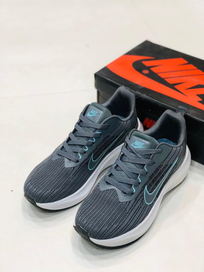 NKE Zoom - Wave Runner - Grey White