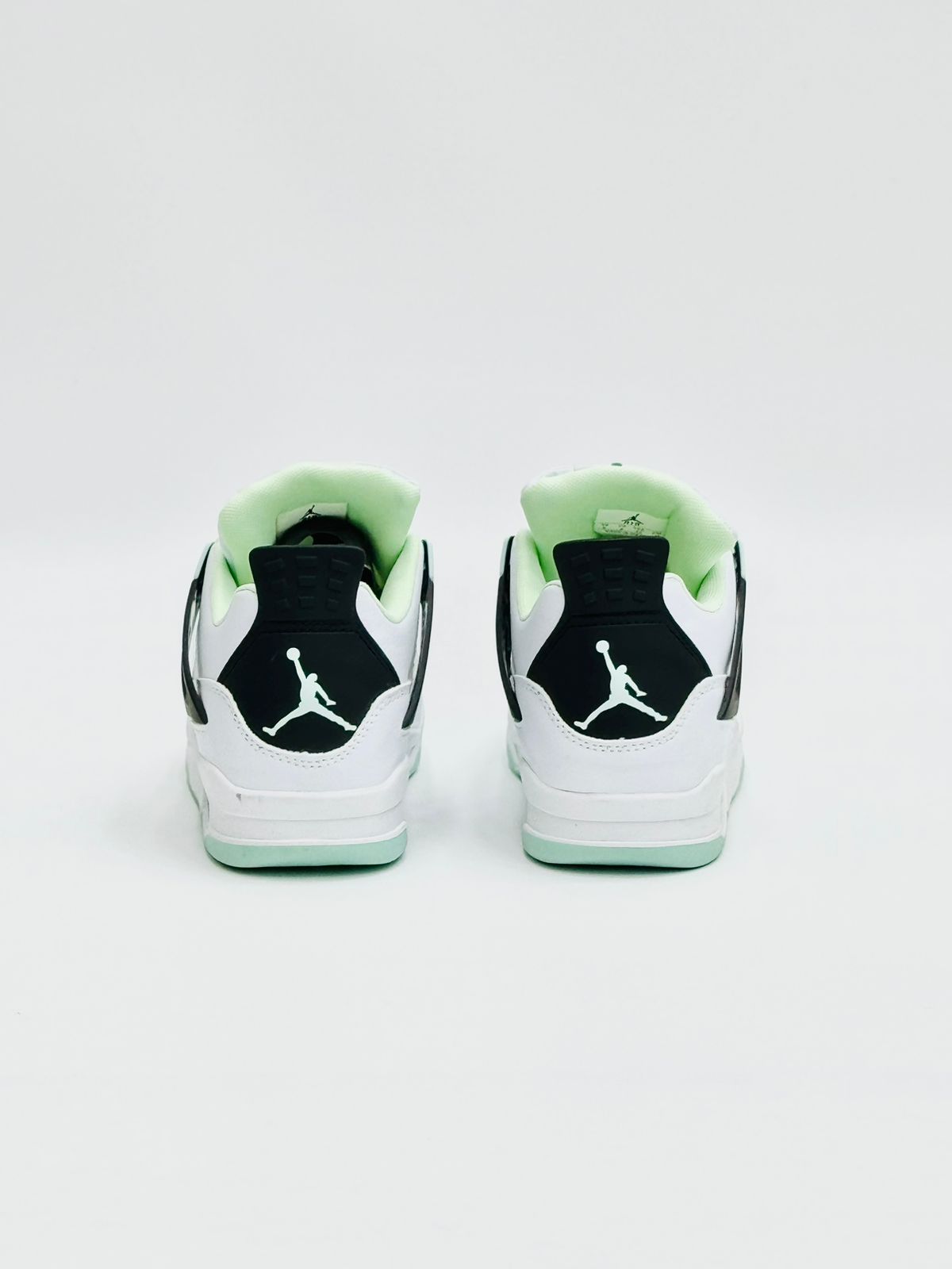 AR JDN  4 - Retro - Green White