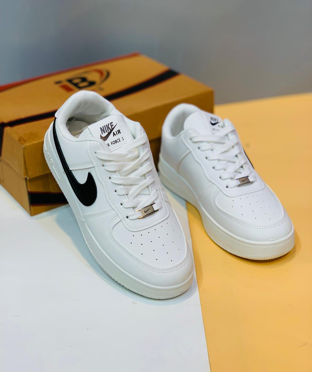 NKE Airforce 1 - White With Black