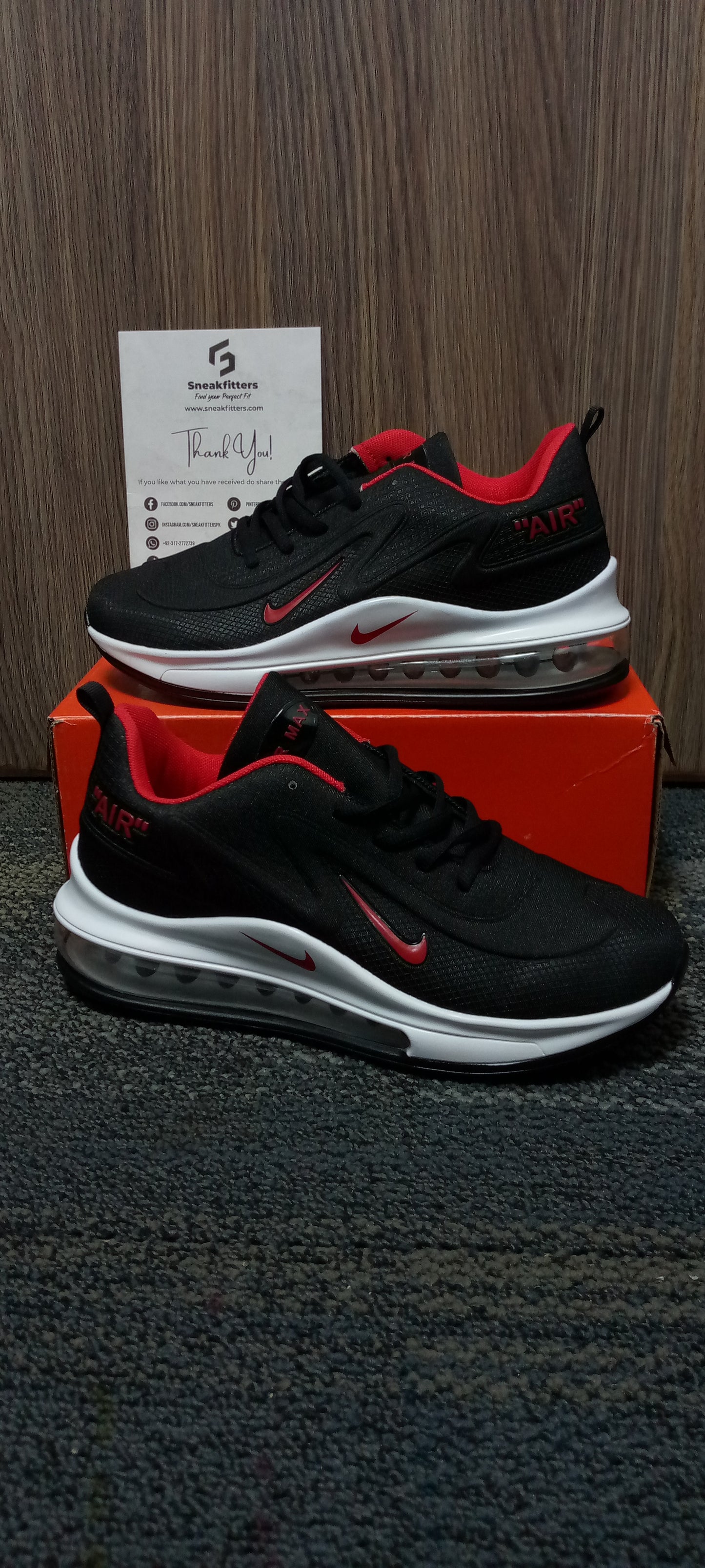 NKE Air Max 720 - Black Red