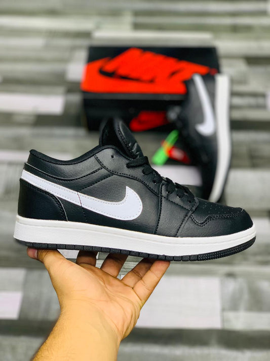 NKE Airforce 1 - Black With White Tick