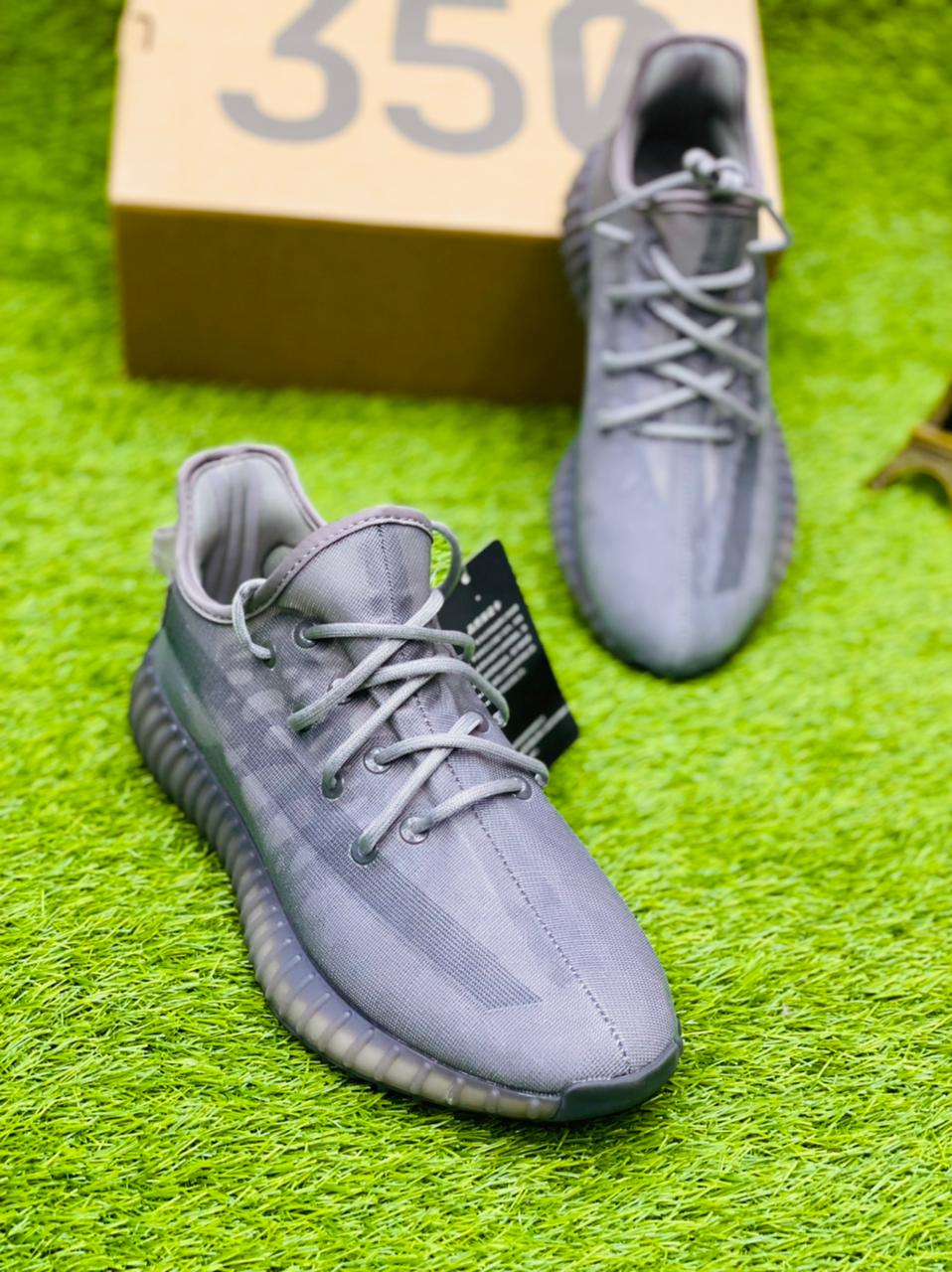 Yeezy - 350 - Grey