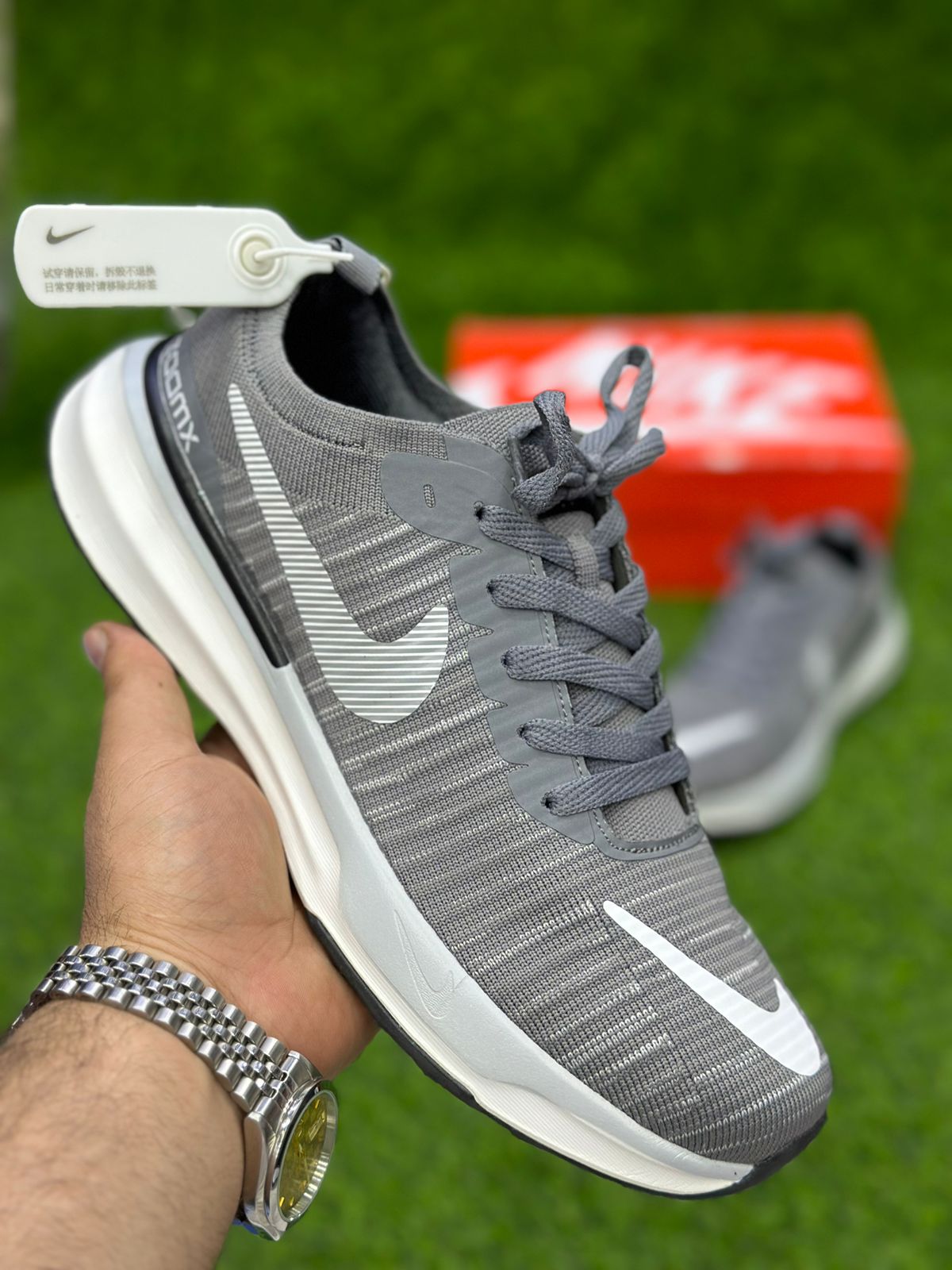 NKE Zoom Invincible Run 3 - Grey White