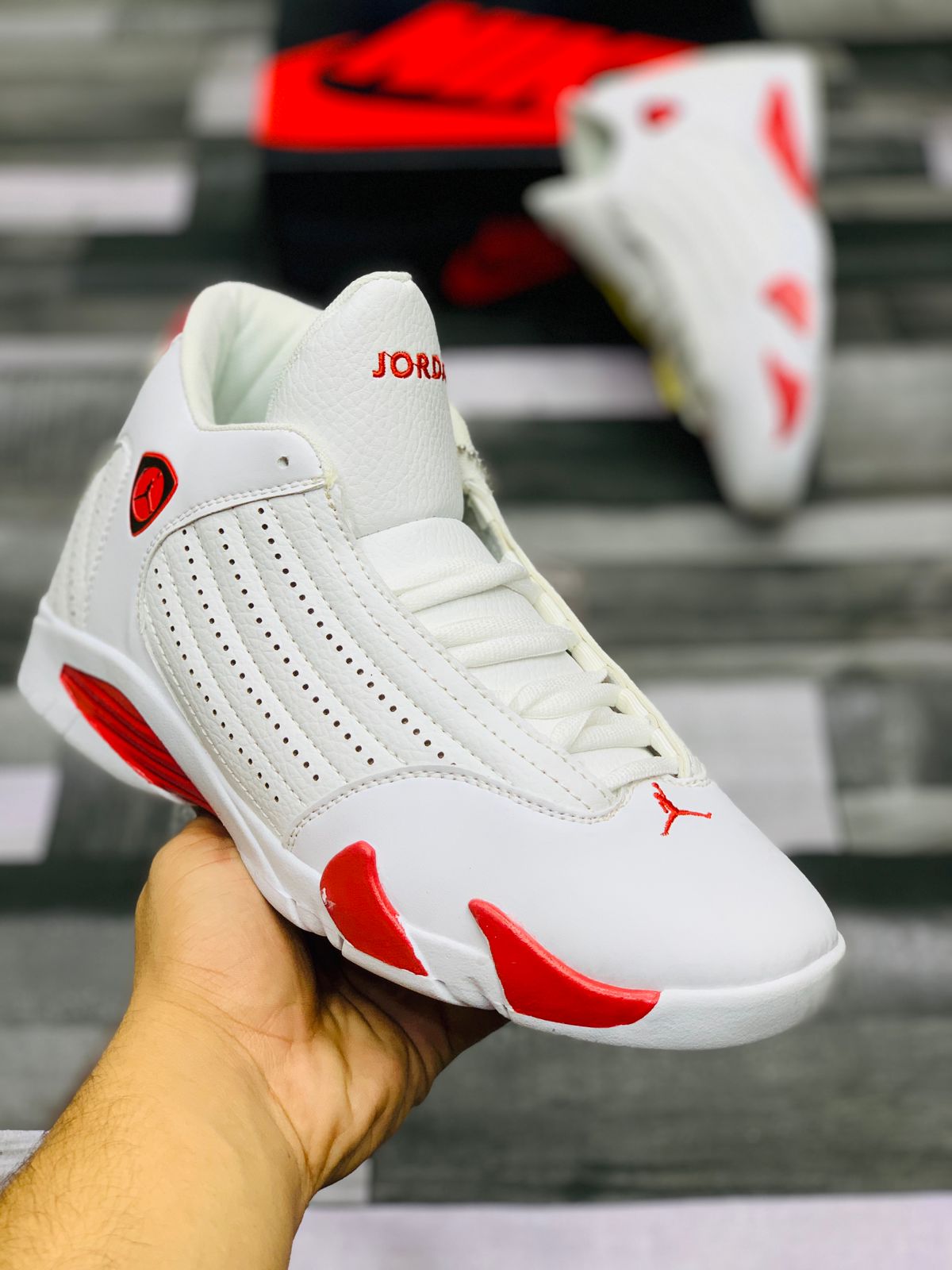 AR JDN  14 - Retro - White Red