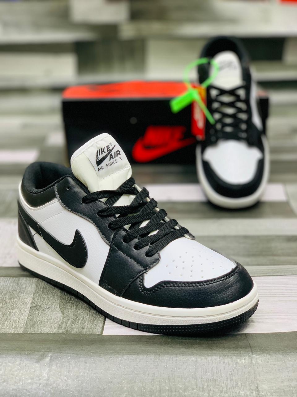 NKE Airforce 1 - Black White with Black Tick