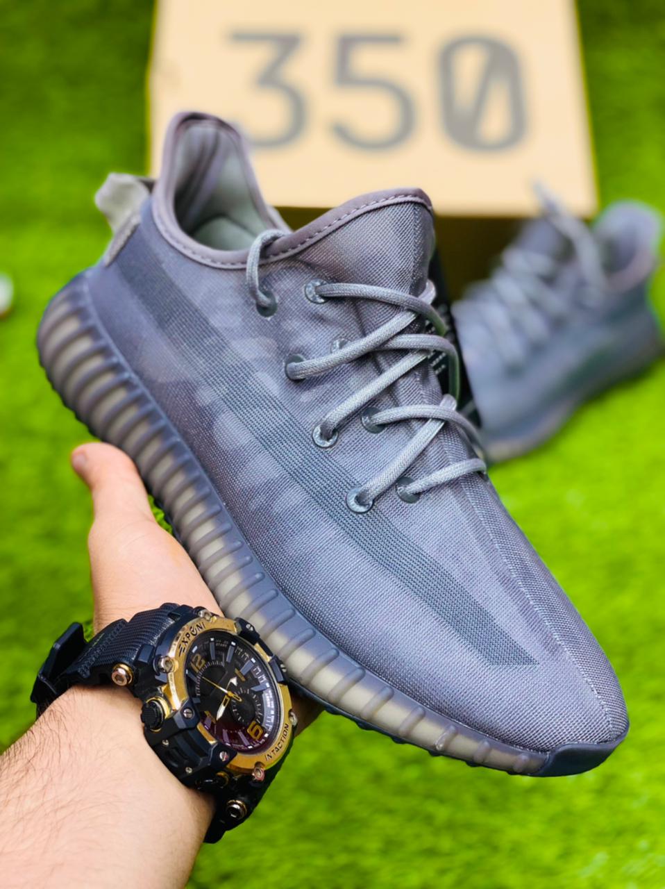 Yeezy - 350 - Grey