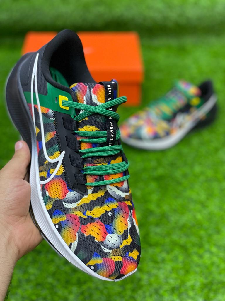 NKE Zoom - Pegasus 38 - Black Graffiti 2.0