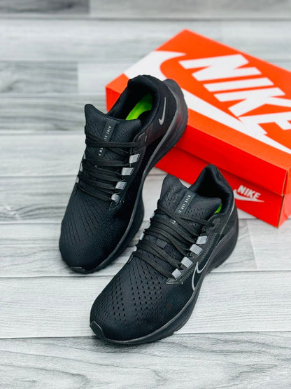 NKE Zoom - Pegasus 38 - All Black 2.0