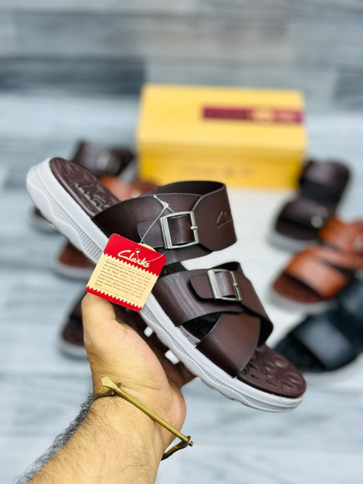 Clarks - Slippers D2 - Brown