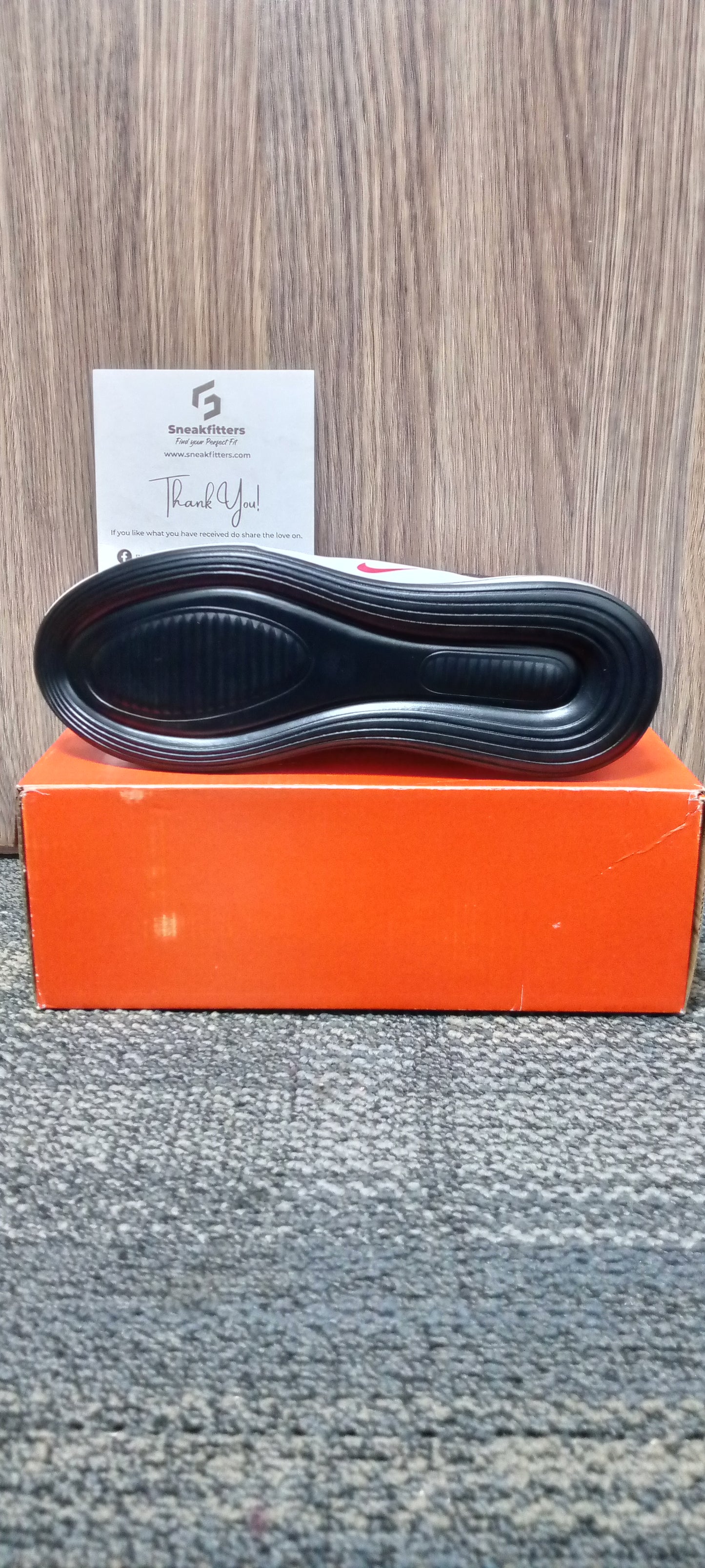 NKE Air Max 720 - Black Red