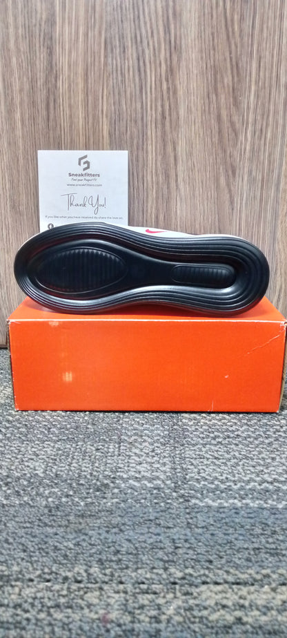 NKE Air Max 720 - Black Red