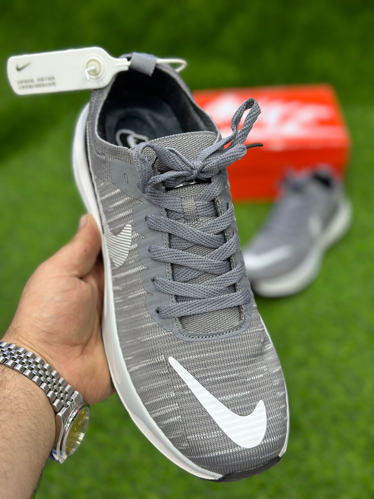 NKE Zoom Invincible Run 3 - Grey White