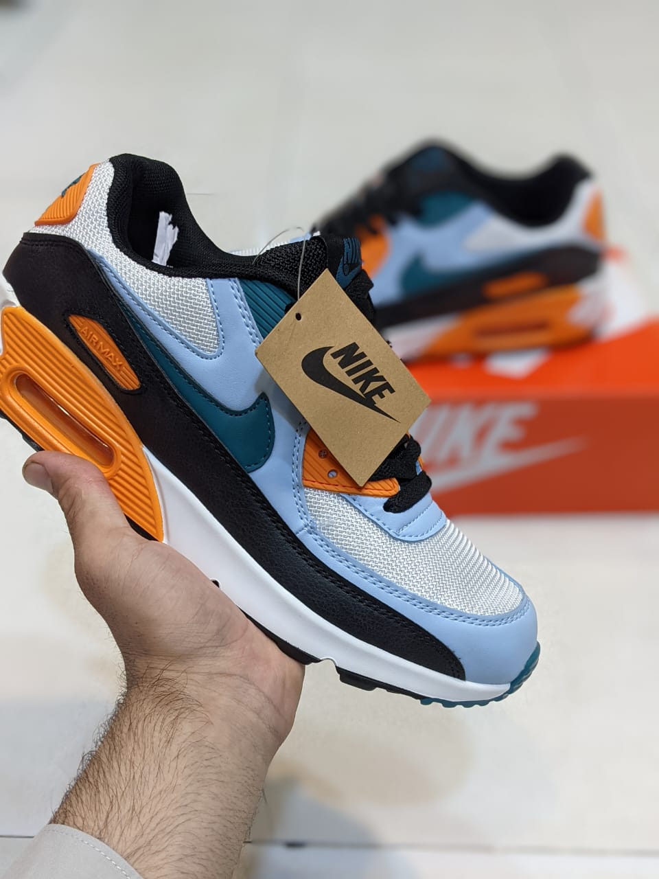 NKE Air Max 90 - White Orange