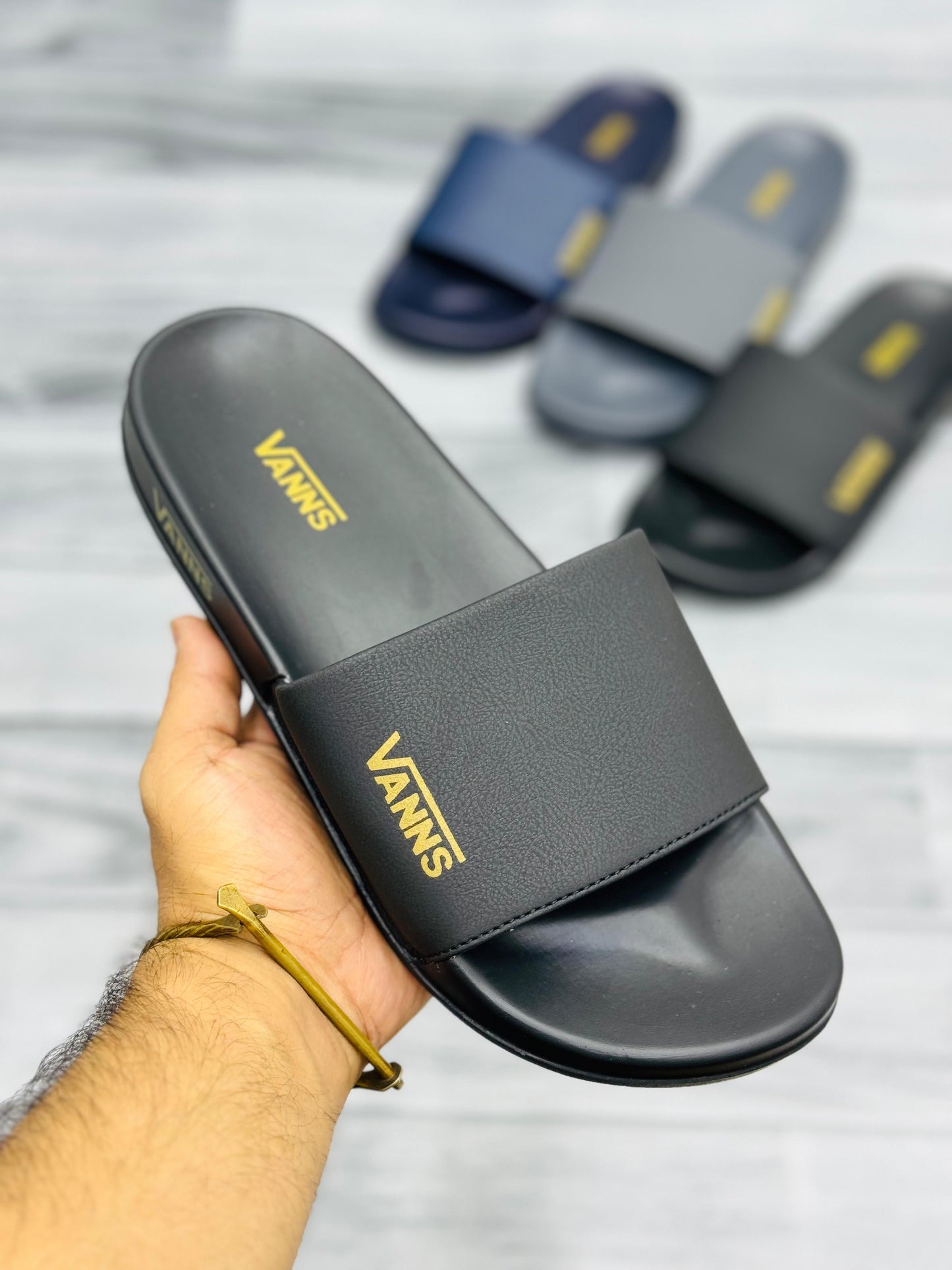 Vanns - Slides D1 - Black