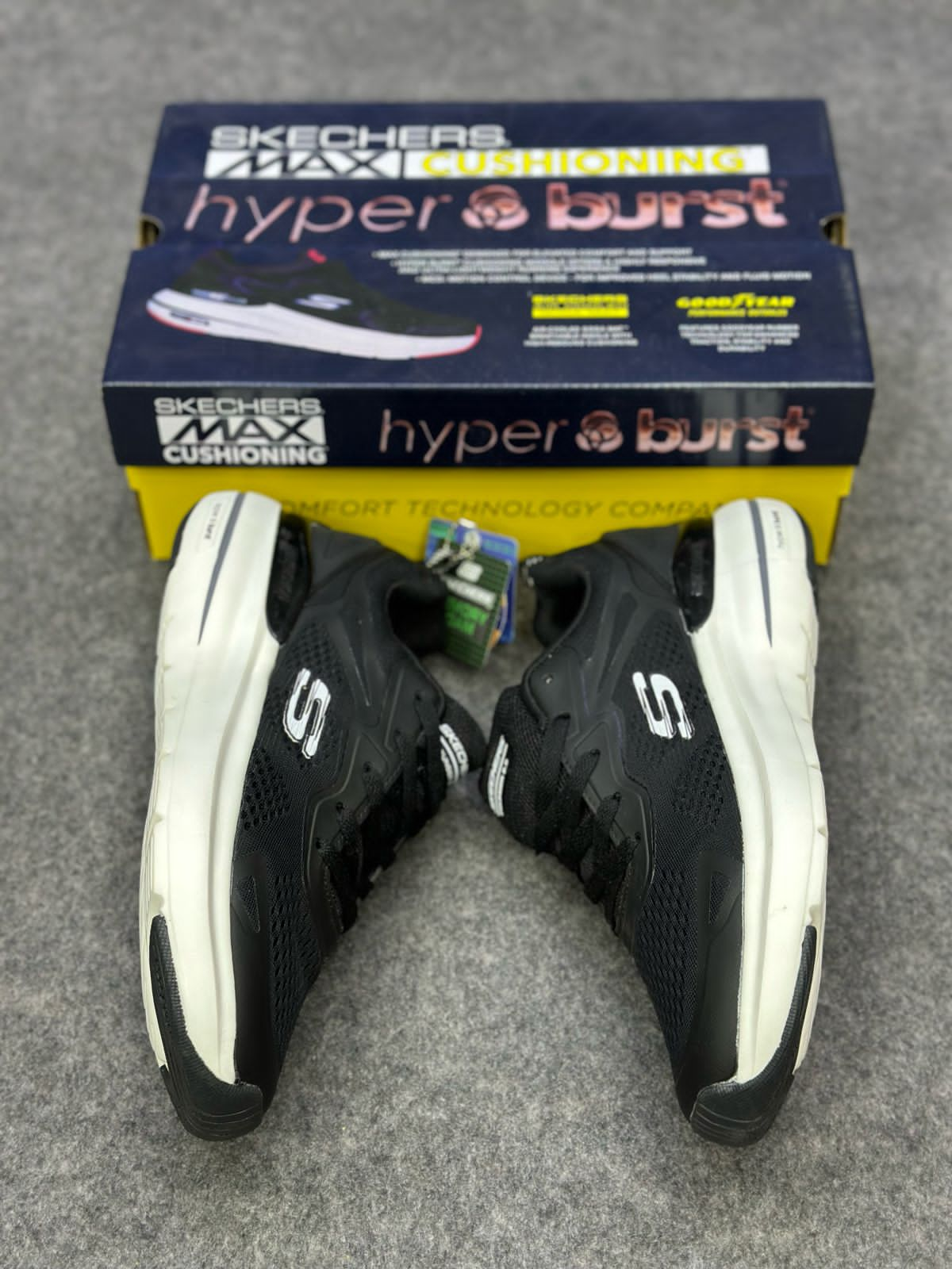 Skechers - Hyper Burst Bunder- Black White