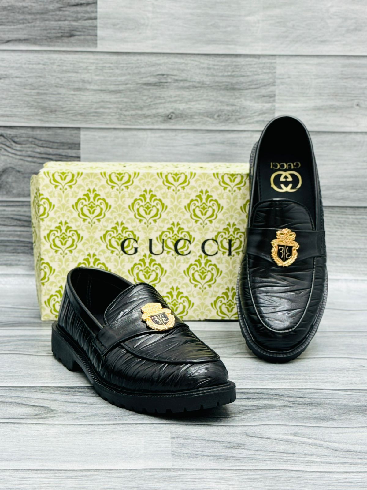 Guccci - Formal D7 - Black