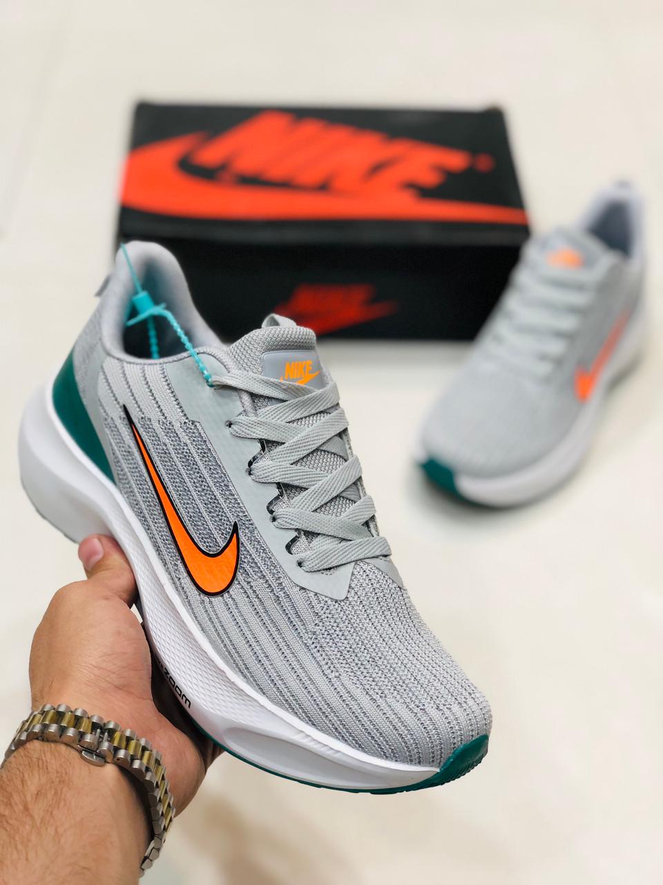 NKE Zoom - Wave Runner - Grey Orange