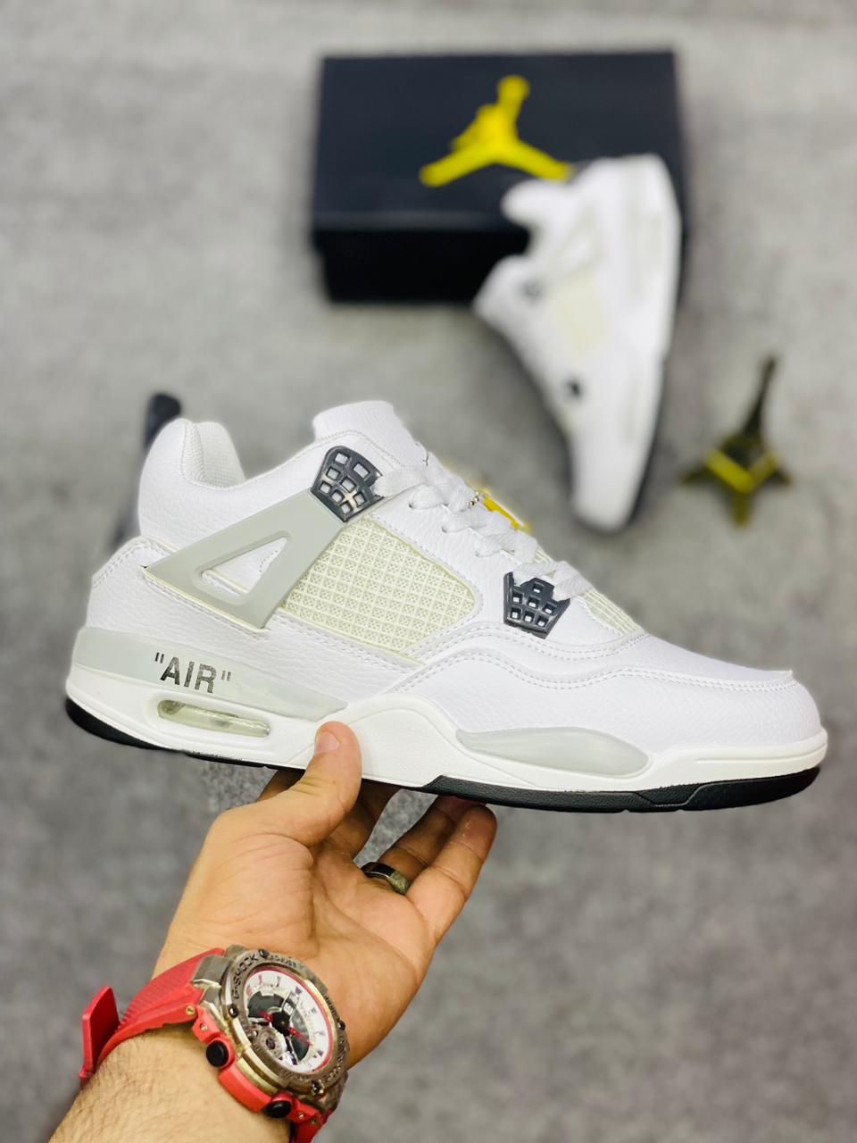 AR JDN 4 - Retro - White Black