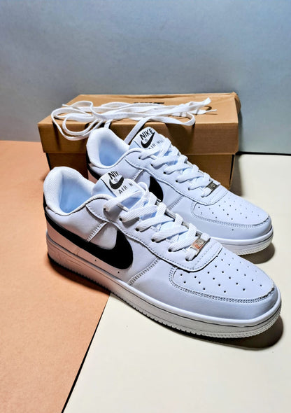 NKE Airforce 1 - White With Black