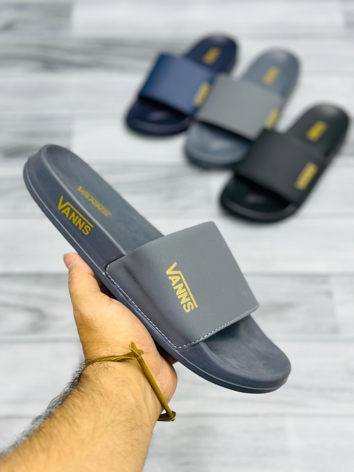 Vanns - Slides D1 - Grey