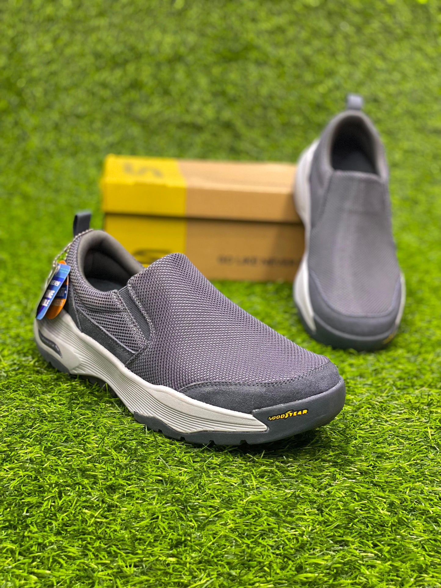 Skechers -  Archfit - Goodyear- Grey White